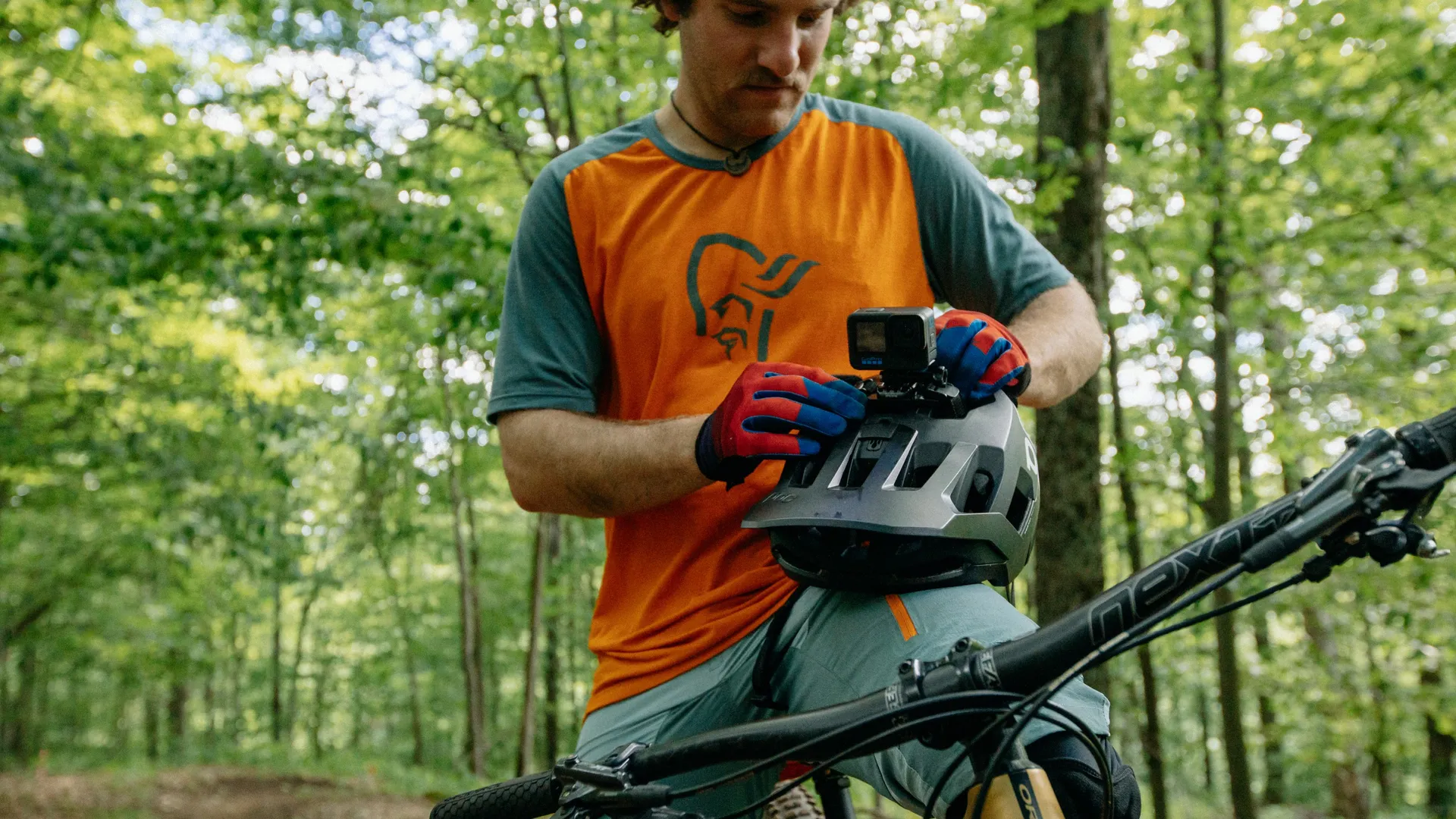 Soporte para camara deportiva en casco antideslizante - Imagen 6