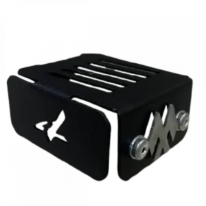 PROTECTOR BOMBA TRASERO NEGRO “PULSAR” N160- N250 RECTANGULAR 3D CROMO