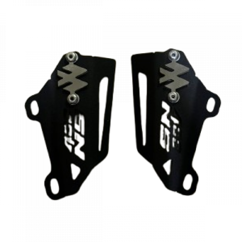 Lujo Lateral GuardaBarro Delantero Negro (NS 400Z) Izq y Der 3D Cromo